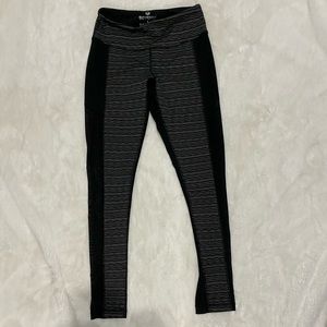 Cute leggings with side mesh detailing